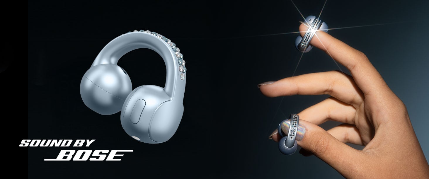 Słuchawki moto buds loop oraz dłoń prezentująca ich biżuteryjny design